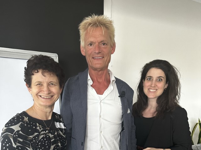After a long two days of EMDR 2.0 training with Dr Ad de Jongh and Dr Suzy Matthijssen 